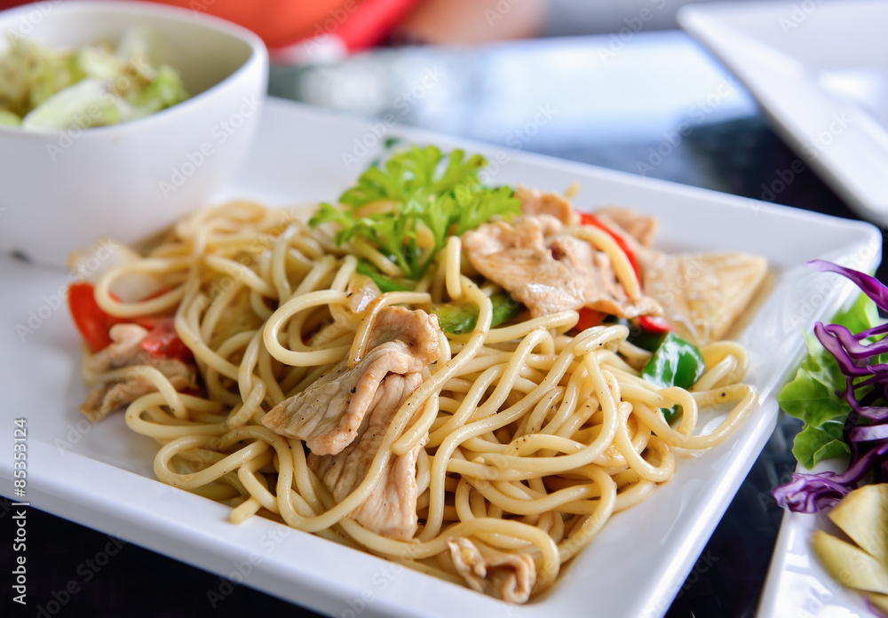 Spaghetti with Stir-Fried Pork