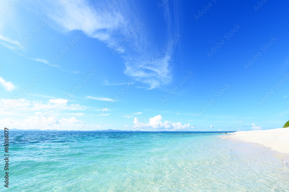 南国沖縄の綺麗な珊瑚の海と夏空 Stock Photo Adobe Stock