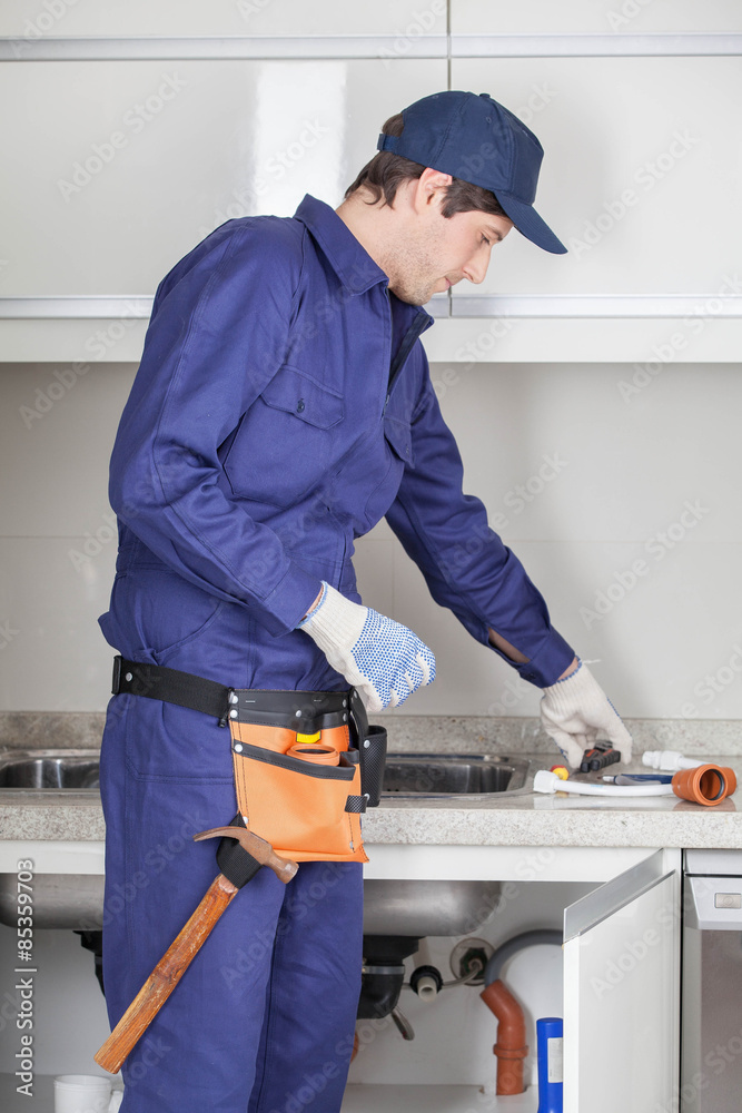 The plumber in the kitchen The plumber in the kitchen