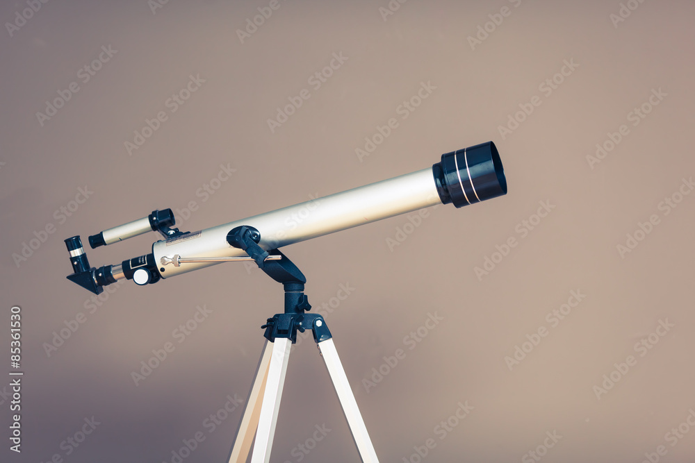 Fototapeta premium telescope on tripod