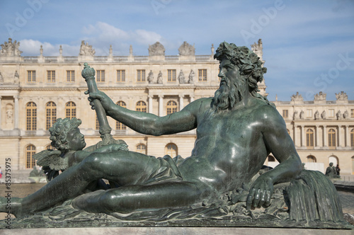 Statues en bronze des fontaines du château de Versailles
