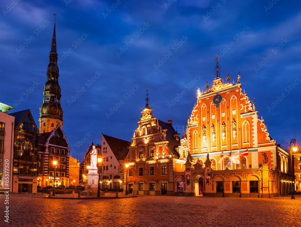 Riga Town Hall Square, House of the Blackheads, St. Roland Statu
