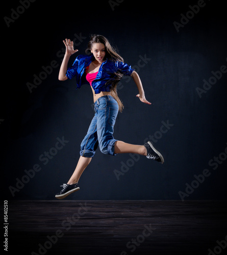 Girl modern dancer (normal version) © Boris Riaposov