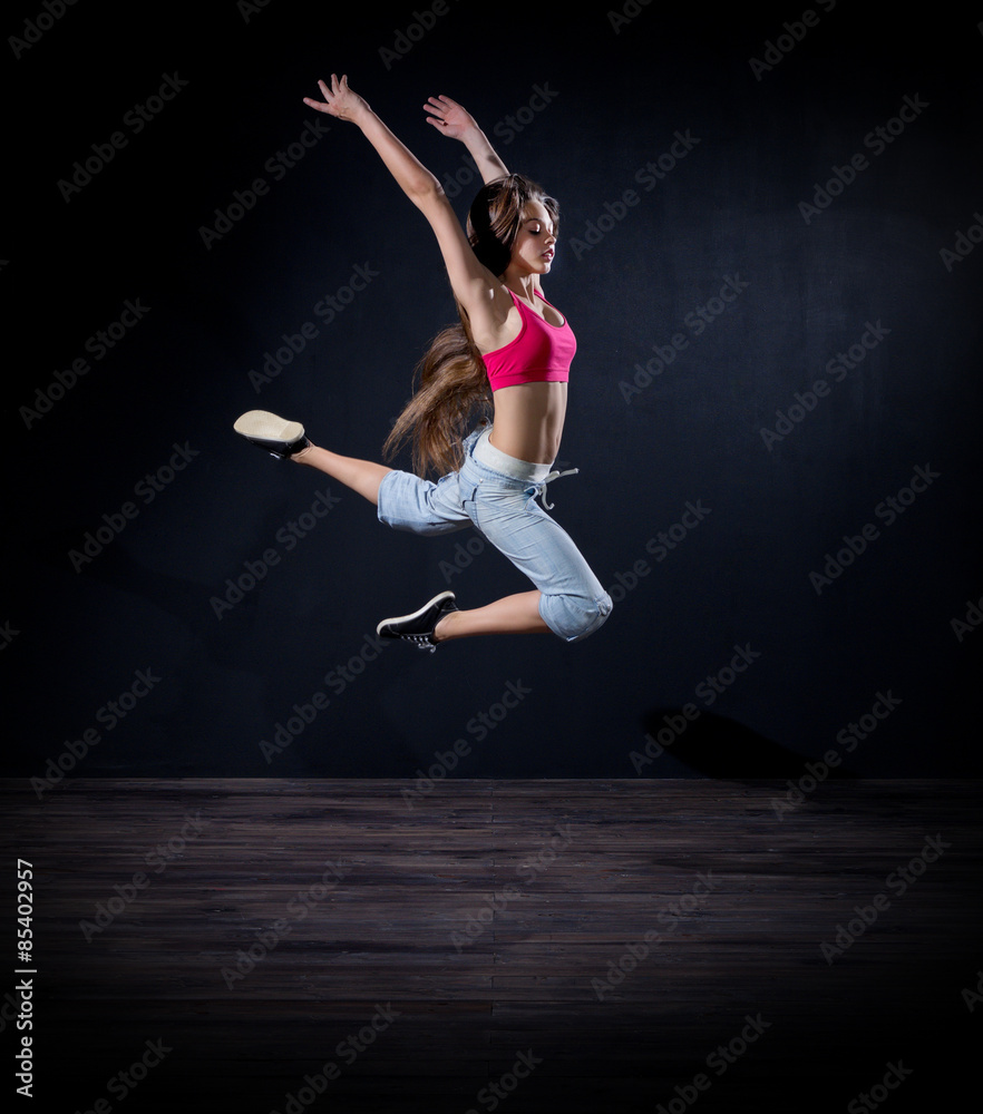 Girl modern dancer (normal version)