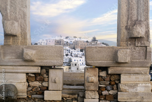 Fototapeta Naklejka Na Ścianę i Meble -  Naxos island Greece behind the Portara gate