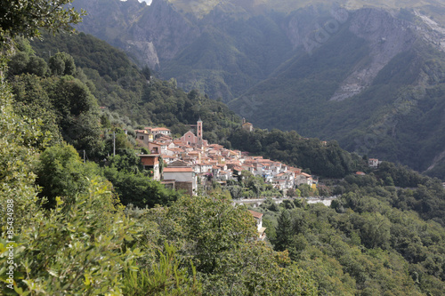 Massa  Altagnana  Toscana  Versilia  Wandern  Bergsteigen  Berge  Wanderwege  Wald  Italien  Meer  Mittelmeer  Riviera