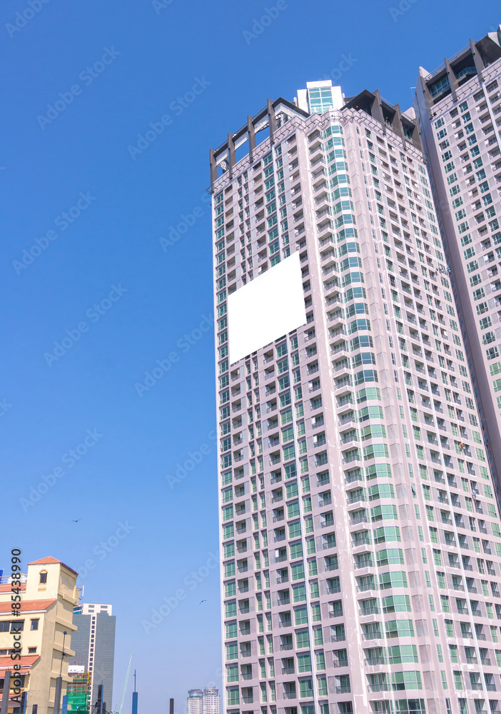 Obraz premium blank billboard on building in city view background