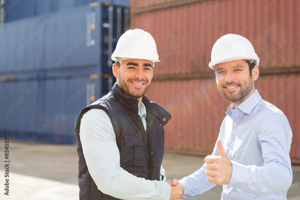 Docker and supervisor handshaking in front of containers Docker and supervisor handshaking in front of containers