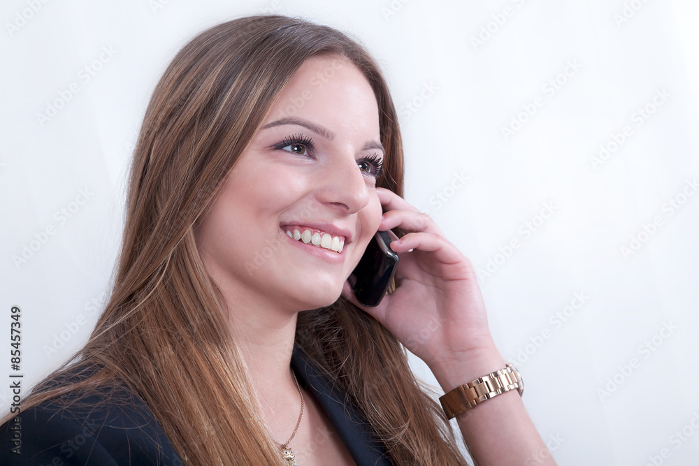 Businessfrau telefoniert und lacht Nahaufnahme Businessfrau telefoniert und lacht Nahaufnahme