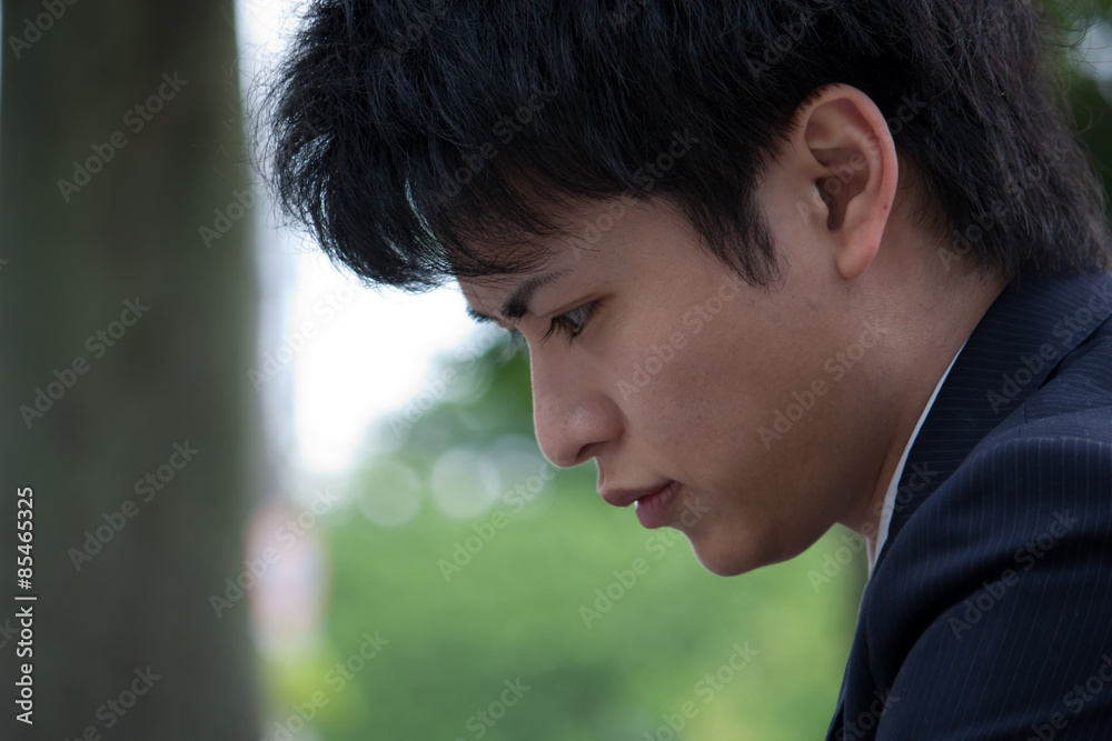 Obraz premium ビジネスマン 男性 鬱 悲しむ