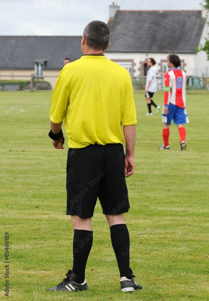 arbitre central au foot