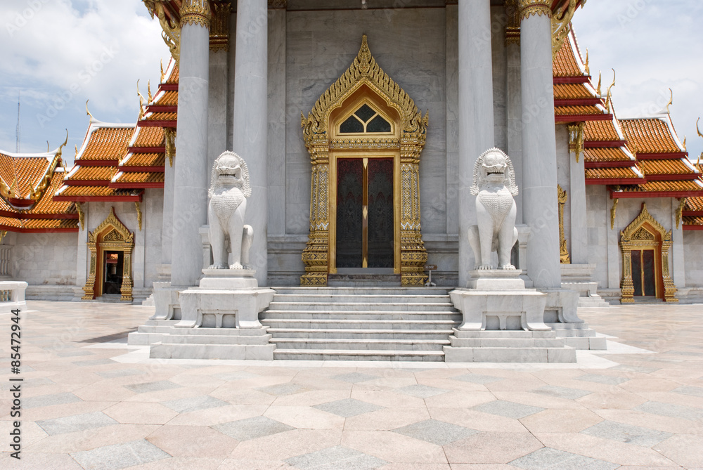 Fototapeta premium Marble temple in Bangkok