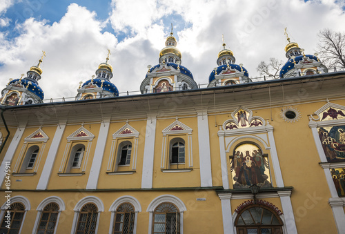 Покровская церковь Псково-Печерского монастыря. photo