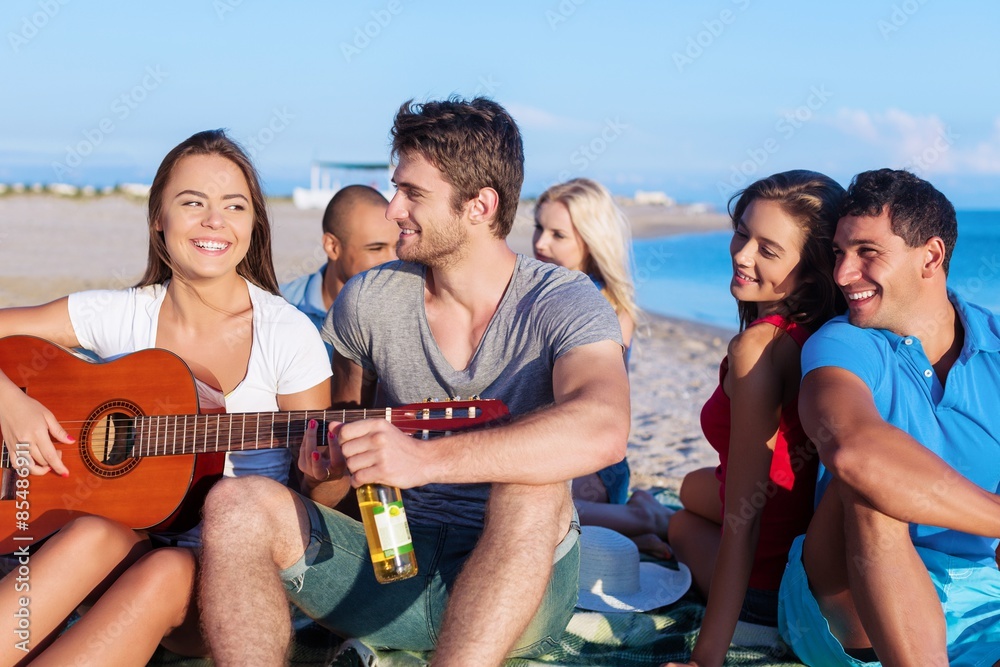 Obraz premium Friends, fun, summer.