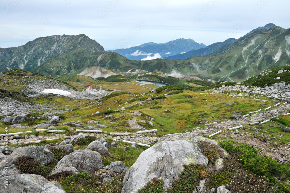 立山黒部アルペンルート　中部山岳国立公園　立山室堂　トレッキング