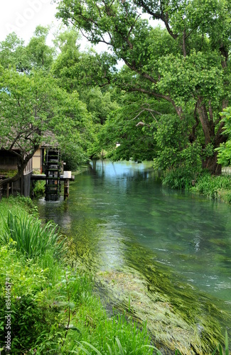 長野県安曇野　大王わさび農場の水車小屋 © Sanae Arai