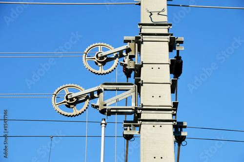 Bahnstreckenmast mit Radspannwerk photo