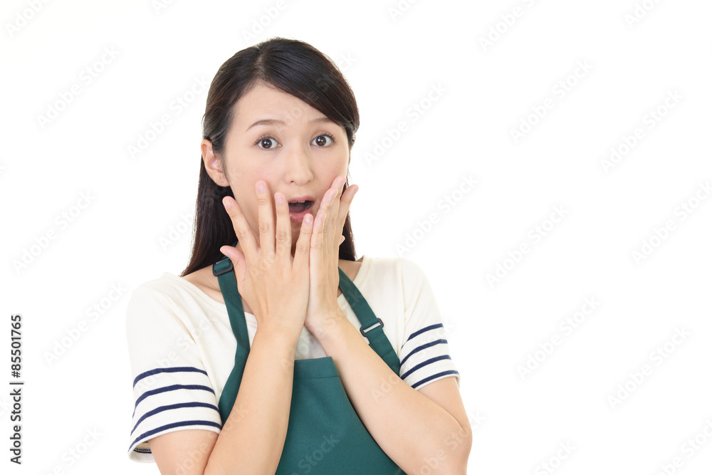 驚いた表情の女性 驚いた表情の女性
