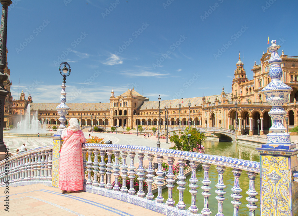 Naklejka premium bridge on plaza de espana sevilla
