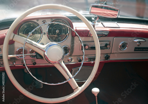 Nostalgisches Lenkrad - nostalgic stirring wheel © Konstanze Gruber
