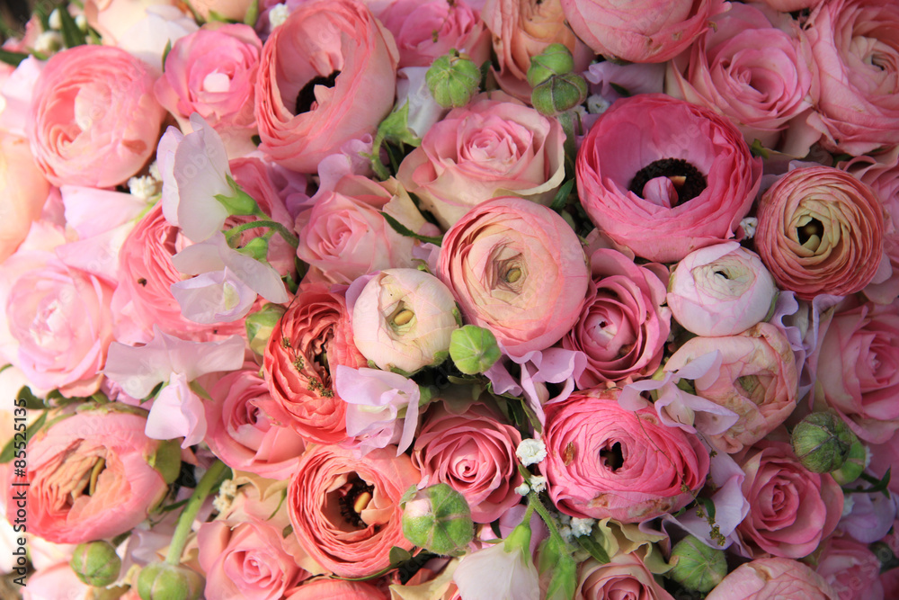 Fotografie, Obraz Pink roses and ranunculus bridal bouquet