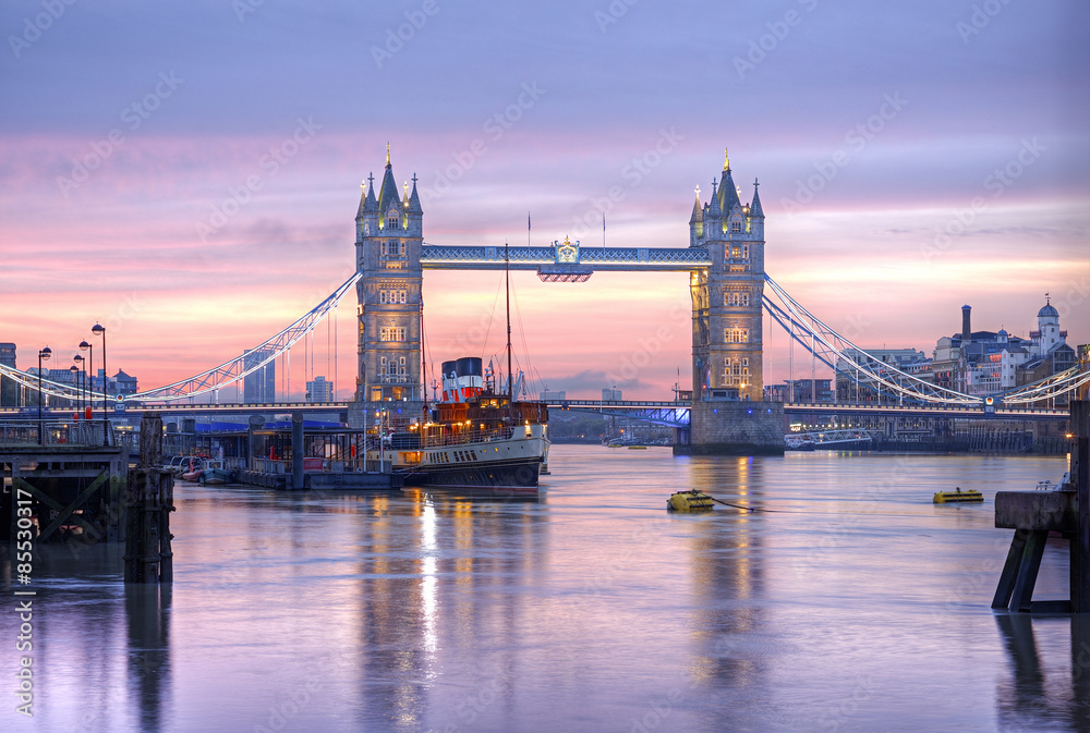 Obraz premium Famous Tower Bridge in front of colorful sky at morning before sunrise, HDR image, London, England, United Kingdom
