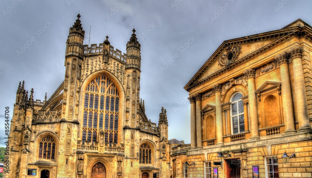 Fototapeta premium The Roman Bath and Bath Abbey - England