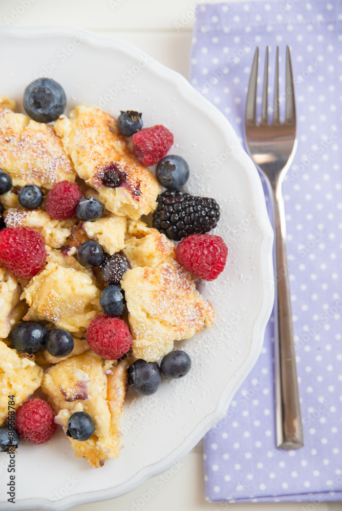 Kaiserschmarrn mit Beeren Kaiserschmarrn mit Beeren