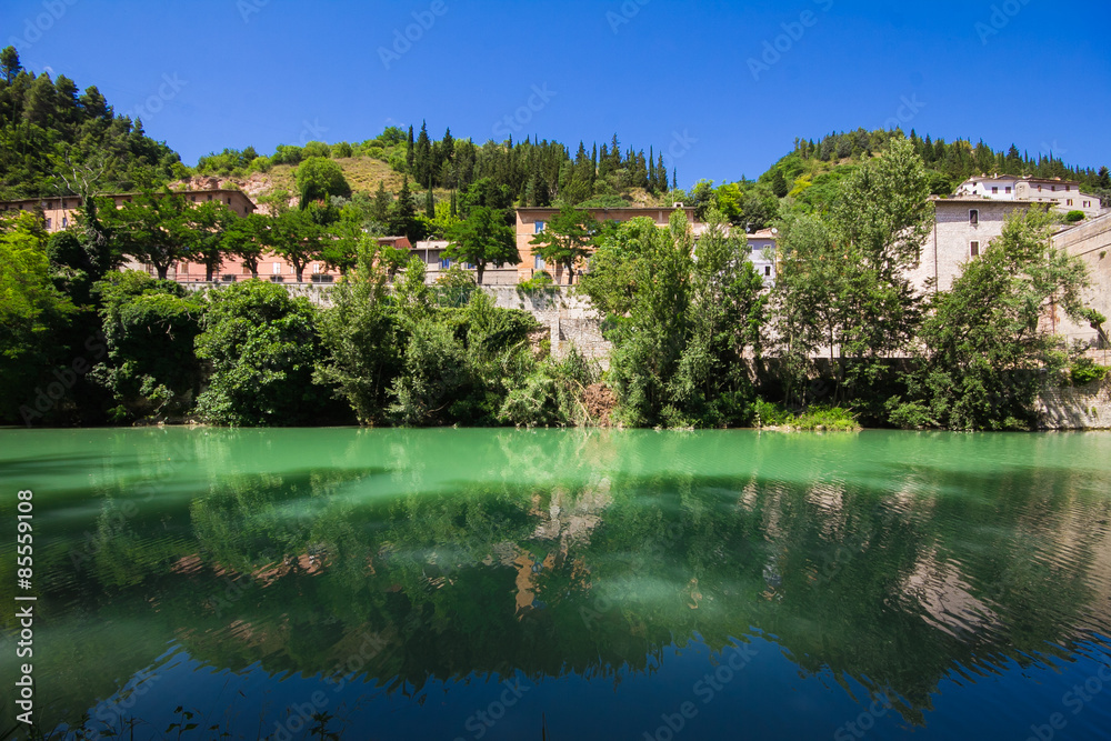 Fototapeta premium Fiume Metauro a Fossombrone nelle Marche