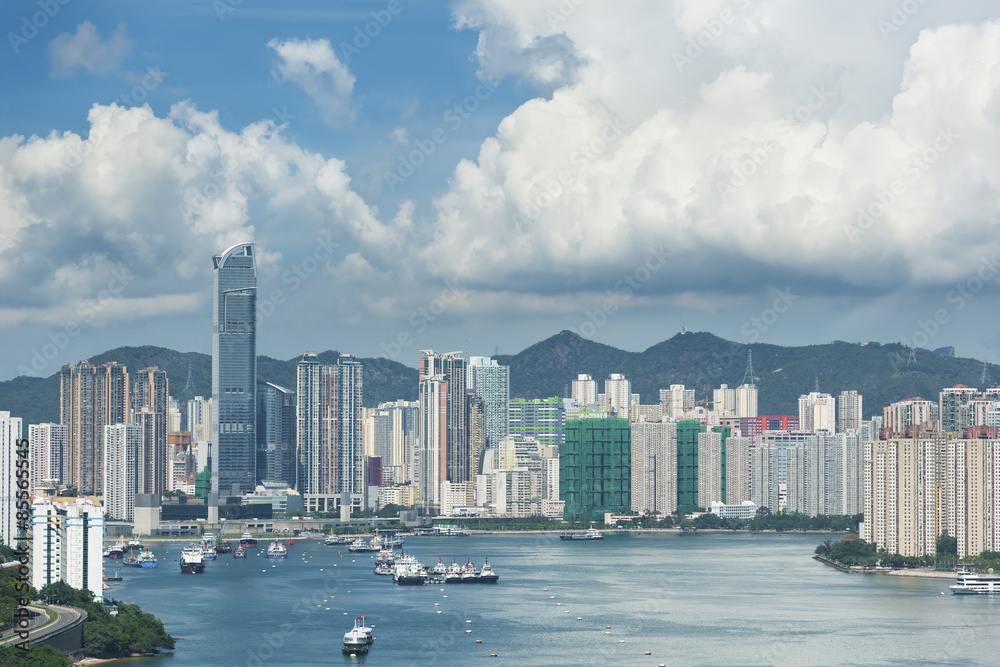 Obraz premium Harbor and skyscraper in Hong Kong City
