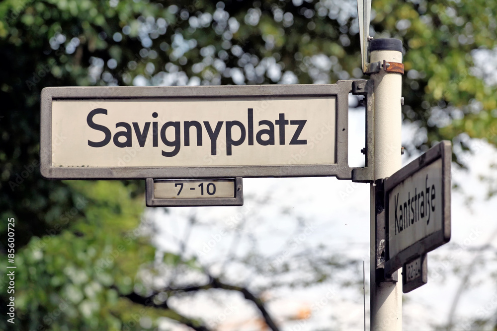 Fototapeta premium Straßenschild Savignyplatz Berlin