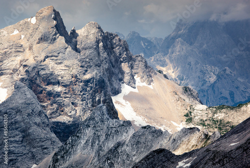 Jagged mountain ridges © Duncan Andison