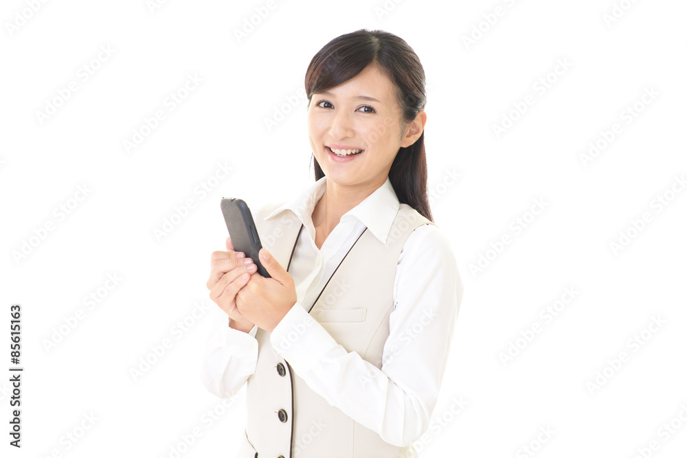 スマートフォンを持つ女性