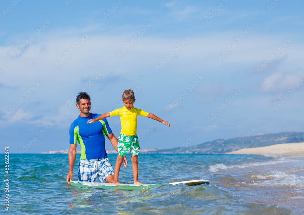 Obraz premium Boy surfing
