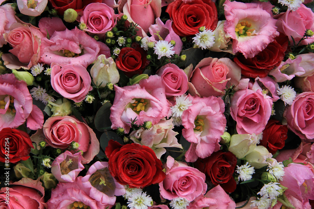 Red, pink and white wedding arrangement