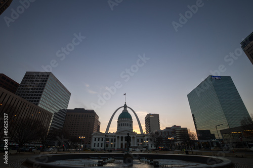 Keiner Plaza St Louis Arch
