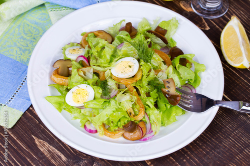 Caesar Salad with Marinated Mushrooms