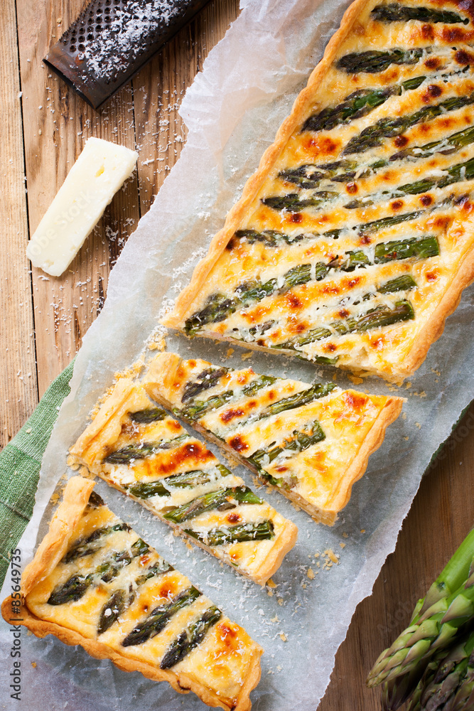 Asparagus quiche with pecorino and bacon Asparagus quiche with pecorino and bacon