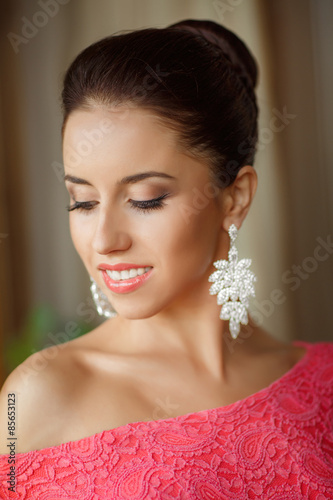 Beautiful bride portrait photo