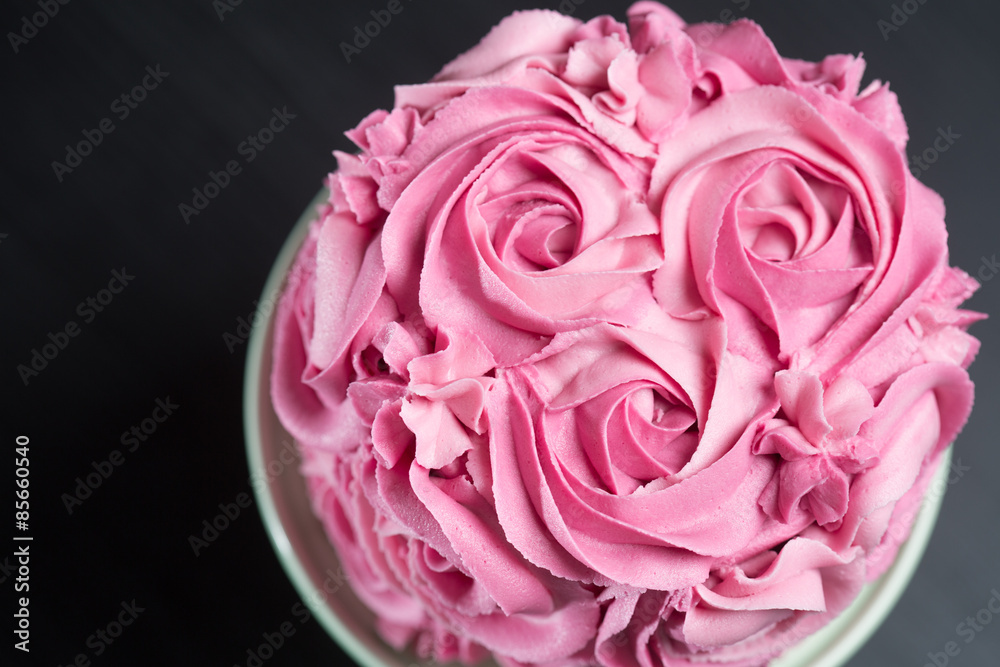Cake decorated with pink roses Cake decorated with pink roses