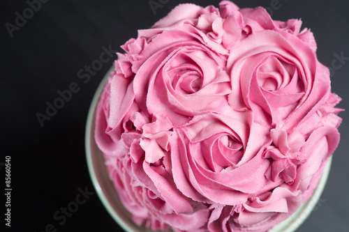 Cake decorated with pink roses