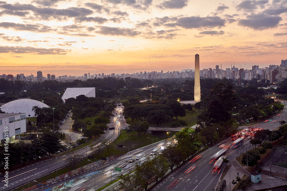 Obraz premium Sao Paulo city at nightfall, Brazil