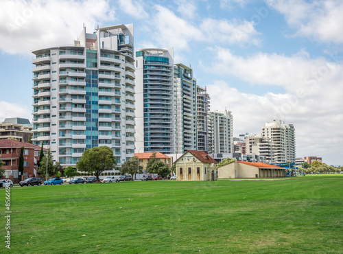 Obraz na płótnie East Perth river view apartments on Terrace Road and Langley par w salonie