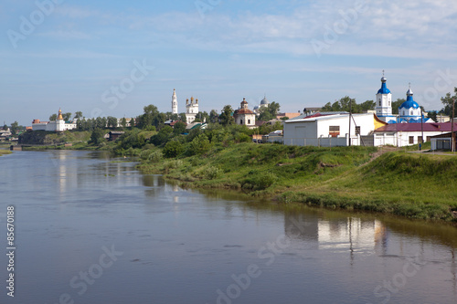 Кремль, церкви и монастыри на берегу реки Тура. Верхотурье.