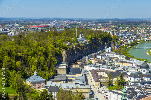Fototapeta Naklejka Na Ścianę i Meble -   view to the old city of Salzburg from the castle Hohensalzburg