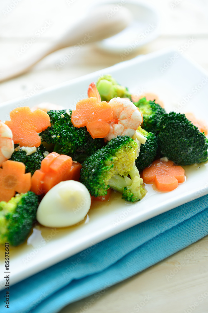 Stir-fried broccoli mixed vegetables , prawn and Quail egg in di Stir-fried broccoli mixed vegetables , prawn and Quail egg in di
