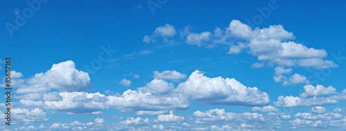 Photography White heap clouds in the blue sky.