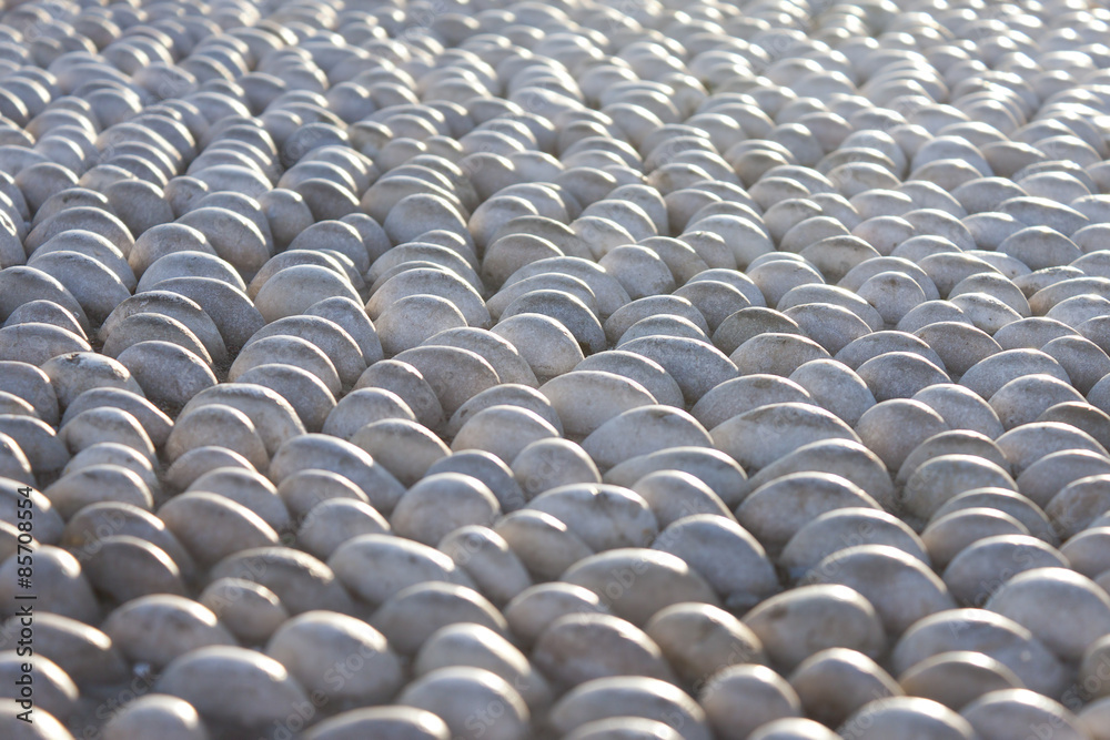 Obraz premium road paved with small pebbles