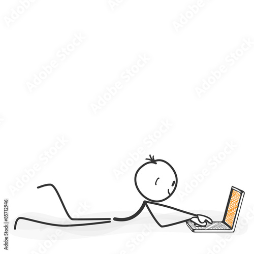 Strichmännchen beim online surfen - Laptop, Notebook, chatten, bestellen, einkaufen, shoppen, Kommunikation, home office, rechner, pc, soziale Netzwerke, buy, shop, shopping, computer, social networks