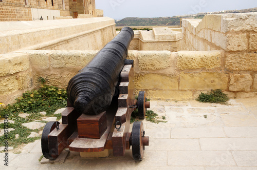 Canon dans les remparts de la citadelle de Rabat / Victoria photo